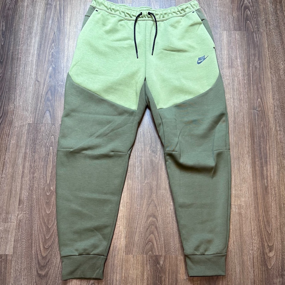 NEW Nike Tech Fleece Joggers Olive Green Alligator CU4495-222
